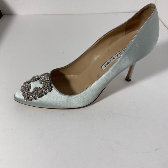 Manolo Blahnik Hangisi Satin Pumps - Picture 5 of 10